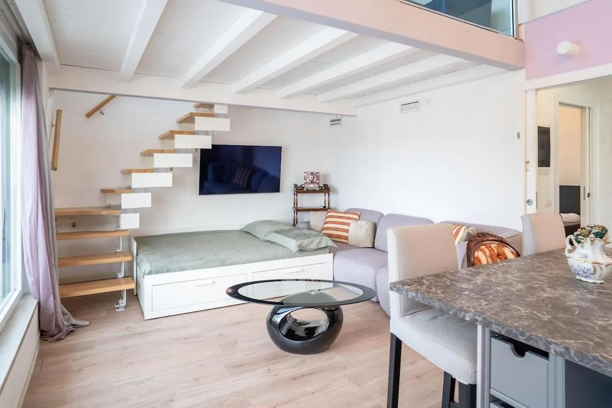 Gardalake Luxury Penthouse 파뎅게술가르다